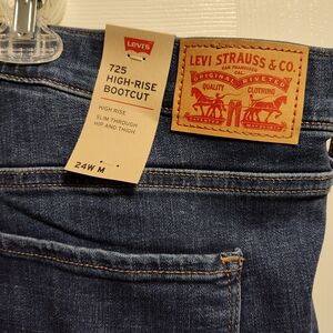 Levi's Women's High-Rise 725 Bootcut Jeans New - 24W
